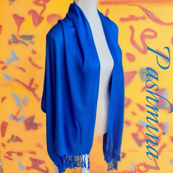 Vibrant Blue Pashmina Shawl - Picture 3 of 8